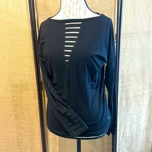 Betsy Johnson Performance pullover